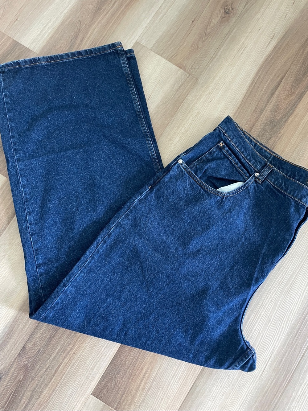 ASOS  Design Wide Leg  Curve Blue Denim Baggy Jeans in size 18/32 - Picture 3 of 6
